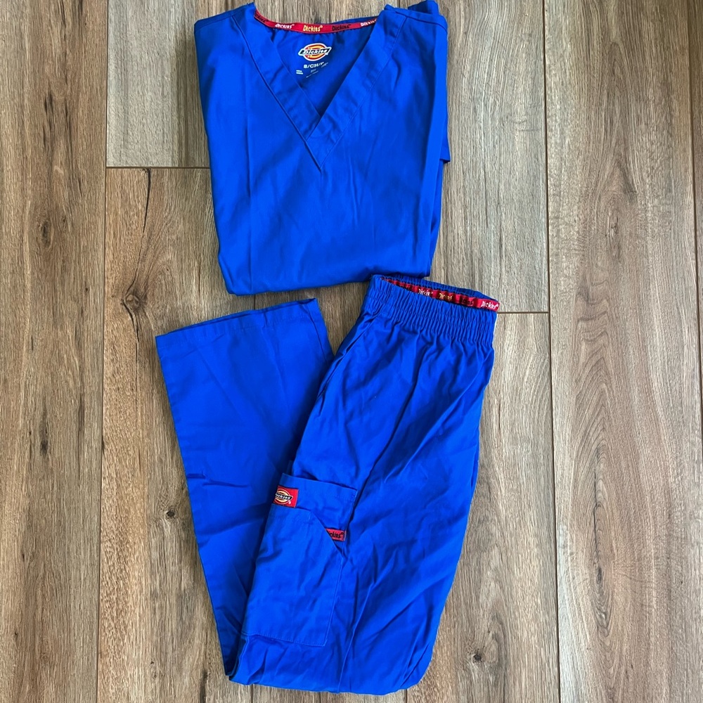 Dickies scrub set- blue, top is S, bottoms are S petite, only worn once!
